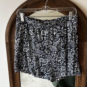 H&M Black and White Floral Women's Shorts